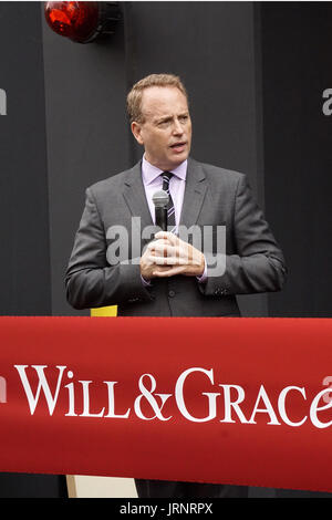 Universal City, CA, USA. 2. August 2017. LOS ANGELES - AUG 2: Bob Greenblatt an '' Willen & Gnade '' Start der Produktion Kick-Off-Veranstaltung in den Universal Studios am 2. August 2017 in Universal City, CA Credit: Kay Blake/ZUMA Draht/Alamy Live-Nachrichten Stockfoto