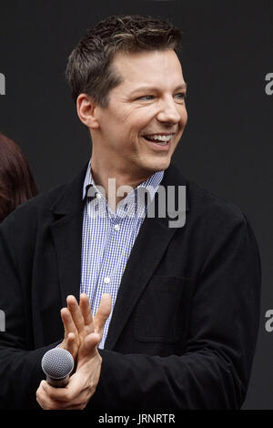 Universal City, CA, USA. 2. August 2017. LOS ANGELES - AUG 2: Sean Hayes at '' Willen & Gnade '' Start der Produktion Kick-Off-Veranstaltung in den Universal Studios am 2. August 2017 in Universal City, CA Credit: Kay Blake/ZUMA Draht/Alamy Live-Nachrichten Stockfoto