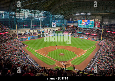 5. August 2017: Gesamtansicht von Minute Maid Park mit dem Dach geschlossen während ein Hauptliga-Baseball-Spiel zwischen der Houston Astros und der Toronto Blue Jays in Houston, TX. Trask Smith/CSM Stockfoto