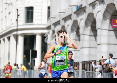 Stratford, London, UK. 6. August 2017. Leichtathletik-WM IAAF WM-Marathon Sonntag August. Läufer aus allen Teilen der Welt sind in der iaaf Marathon in London. England wieder in das Zentrum der Welt Klasse Sportveranstaltung. Europa, England, London Stratford Olympic Village Sportereignis 2017. Mo Farah letzte Rennen. mens Marathon iaaf 2017 London 6. August. Stockfoto