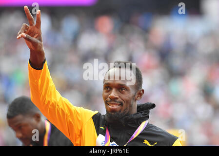 London, Großbritannien. 6. August 2017. Usain Bolt aus Jamaika (3) bei der Siegerehrung, nachdem die Männer 100 m-Finale bei den IAAF Weltmeisterschaften in der Leichtathletik im Olympiastadion in London, UK, 6. August 2017 Foto: Bernd Thissen/Dpa/Alamy Live News Stockfoto