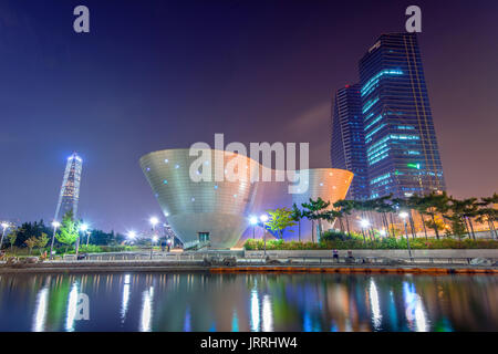 INCHEON, Südkorea - 19. SEPTEMBER: Songdo Central Park ist der grüne Plan, der von NEW YORK CITY inspiriert. Foto September 19,2015 in Incheon, Süd Kor Stockfoto