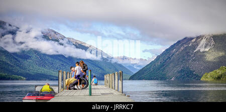 NELSON LAKES, NEW ZEALAND - 19.07.2016: die berühmte Nelson Lakes National Park in der Wintersaison von Neuseeland zu erkunden. Stockfoto