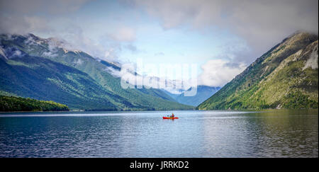 NELSON LAKES, NEW ZEALAND - 19.07.2016: die berühmte Nelson Lakes National Park in der Wintersaison von Neuseeland zu erkunden. Stockfoto