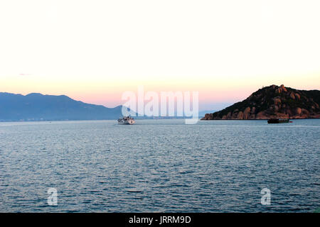 Insel im Meer Stockfoto