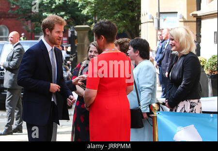 Prinz Harry besucht Leeds führt: Förderung Happy Young Minds Event, eine Nächstenliebe fair und Podiumsdiskussion auf das psychische Wohlbefinden von Jugendlichen der Stadt. Gehostet von Leeds Community Foundation (LCF), wird die Veranstaltung eine Reihe von psychischen Projekten zusammenbringen.  Mitwirkende: Prinz Harry Where: Leeds, Vereinigtes Königreich bei: Kredit-6. Juli 2017: John Rainford/WENN.com Stockfoto