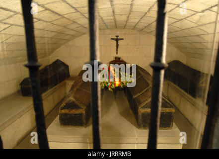 Gräber der katholischen Monarchen in die Krypta der Kathedrale, der Königlichen Kapelle. 16. Granada, Andalusien, Spanien Stockfoto