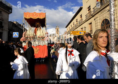 Semana santa Prozession mit ein büßer, Nazareno, Granada, Andalusien, Spanien Stockfoto