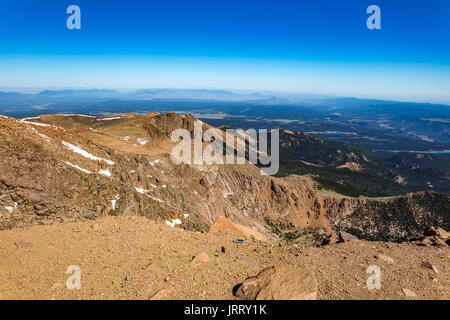 Pikes Peak ist der höchste Gipfel der südlichen Front Range der Rocky Mountains. Die ultra-prominente fourteener ist in Pike National Forest entfernt Stockfoto