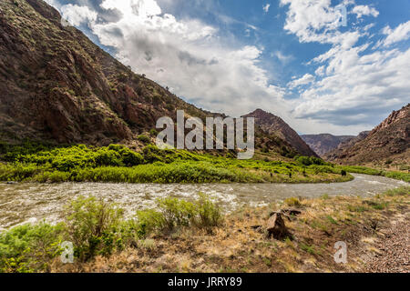 Die Royal Gorge ist ein Canyon des Arkansas Flusses liegt westlich von Cañon City, Colorado. Der Canyon beginnt an der Mündung des Creek und setzt die fo Stockfoto