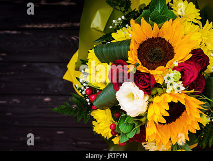 Schönen Blumenstrauß aus verschiedenen Blumen Stockfoto