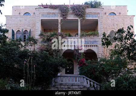 Fassade des ehemaligen Harun al-Rashid Villa in Marcus Straße befindet sich in jedem oder Talbiyeh Nachbarschaft offiziell Komemiyut, erbaut in den 1920er und 1930er Jahren die meisten der frühen Bewohner waren wohlhabende Nahost-Christen, die elegante Häuser mit Renaissance, maurischen und arabischen architektonischen Motiven gebaut. West-Jerusalem Israel Stockfoto