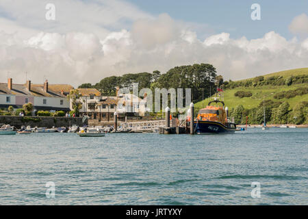 Die salcombe Rettungsboot günstig in Salcombe Harbour, South Devon, Großbritannien. Stockfoto