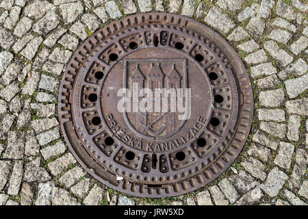 Gully Deckel in Prag Stockfoto