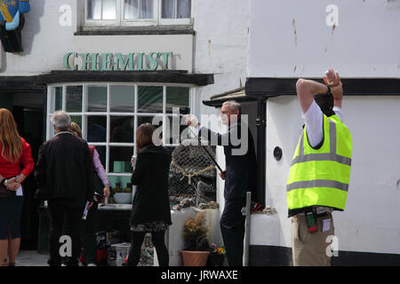 Martin Clunes auf Filmaufnahmen Doc Martin Stockfoto