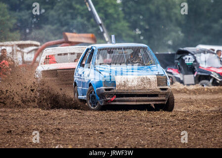 Linsberg/Deutschland - 05. AUGUST 2017: Stockcar Laufwerke auf eine schmutzige Spur Stockcar Challenge. Stockfoto