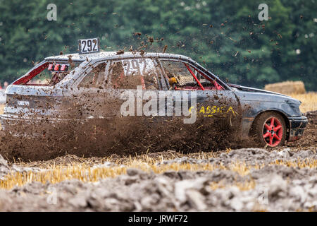 Linsberg/Deutschland - 05. AUGUST 2017: Stockcar Laufwerke auf eine schmutzige Spur Stockcar Challenge. Stockfoto