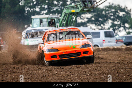 Linsberg/Deutschland - 05. AUGUST 2017: Stockcar Laufwerke auf eine schmutzige Spur Stockcar Challenge. Stockfoto