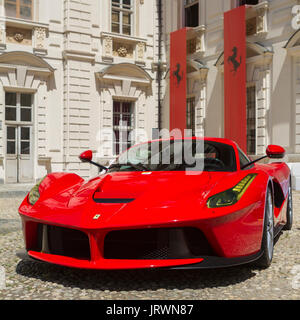 Ein Ferrari LaFerrari auf Ausstellung bei Valentino Schloss während Parco Valentino Car Show Stockfoto