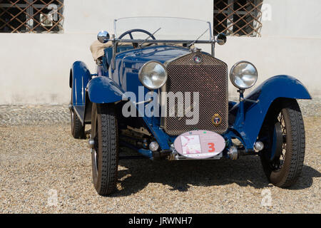Ein 1929 Alfa Romeo 6C 1750 Sport. Oldtimer und Sportwagen auf Ausstellung in Turin bei Parco Valentino Auto zeigen. Stockfoto