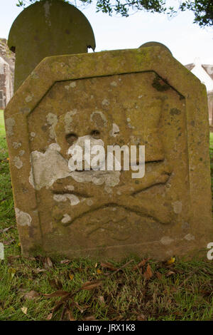 Unbenannte Todesfälle Kopf Grabstein in Kirkoswald Kirk Ayrshire, Schottland gefunden Stockfoto