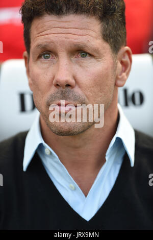 Atletico Madrid Coach Diego Simone beim Vorbereitungsspiel im AMEX Stadium Brighton. PRESSEVERBAND Foto. Bild Datum: Sonntag, 6. August 2017. Finden Sie unter PA Geschichte Fußball Brighton. Bildnachweis sollte lauten: Daniel Hambury/PA Wire. Einschränkungen: EDITORIAL verwenden nur keine unbefugten Audio, Video, Daten, Spielpläne, Verbandsliga/Logos oder "live"-Dienste. Im Spiel Onlinenutzung beschränkt auf 75 Bilder, keine video Emulation. Keine Verwendung in Wetten, Spiele oder Vereinsspieler/Liga/Einzelpublikationen. Stockfoto