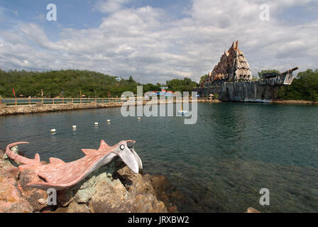 Ho Ca Tri Nguyen Insel und Aquarium, Nha Trang Bay, South China Sea, Nha Trang, Vietnam. Eingang Mieu Island Aquarium eine Party cruise Stop aus Nha Stockfoto