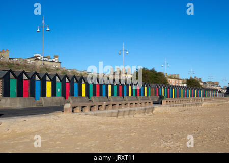 Meer, Lowestoft, Suffolk, England an einem sonnigen Tag Stockfoto