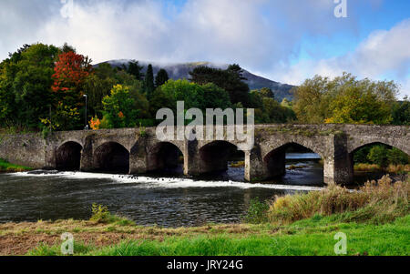 Brücke über den Fluss Usk bei Abergavenny. Stockfoto