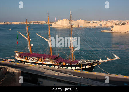 Die italienische Marine segeln Schiff seine Palinuro in Maltas Grand Harbour Stockfoto