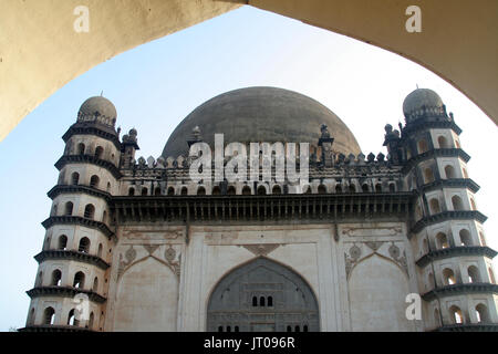 Imposante Baudenkmal Gol Gumbaz in Bijapur, Karnataka, Indien, Asien Stockfoto