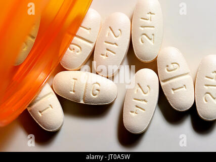 Zoloft 100 mg, Sertralin, wird vorgeschrieben, um Depression, Zwangsstörungen, Panikattacken, Angststörungen, posttraumatischen Stockfoto