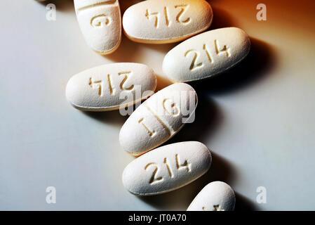 Zoloft 100 mg, Sertralin, wird vorgeschrieben, um Depression, Zwangsstörungen, Panikattacken, Angststörungen, posttraumatischen Stockfoto