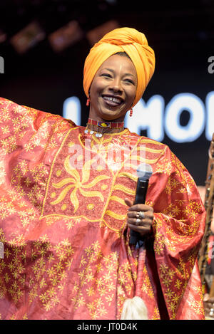 Fatoumata Diawara von Lamomali durchführen an den WOMAD-Festival, Charlton Park, Malmesbury, Wiltshire, England, 29. Juli 2017 Stockfoto