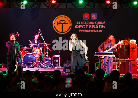 Kaliningrad, Russland, 06. August 2017: Konzert der russischen Sänger Manizha auf der XII International Music Festival Kaliningrad Jazz Stockfoto