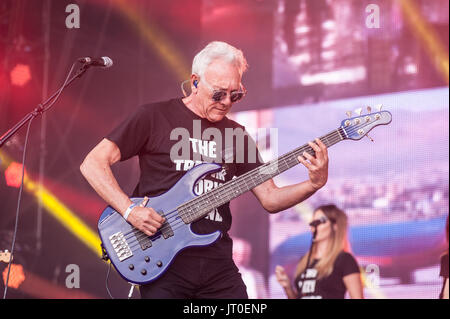 Die Trevor Horn Band mit Special guest Pepe play Rewind North Festival, Arley Hall, Cheshire 05 August, 2017. Stockfoto