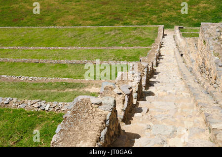 Peru, Ollantaytambo - Inka-Festung im Heiligen Tal in den peruanischen Anden. Das Bild zeigt landwirtschaftliche Terrassen auf die Inka-Stätte Ollantayta Stockfoto