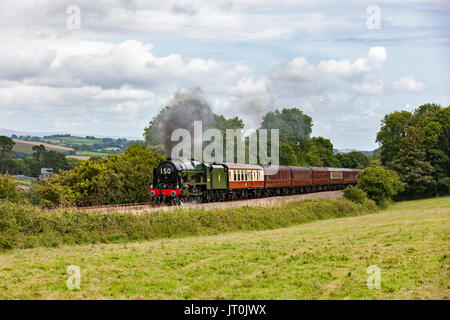 Cornwall, UK. 6. August 2017. Die königlichen Herzogtums dämpfen bis St Deutsche Bank. Royal Scot Klasse 46100 auf einen sonnigen Tag auf dem Lande Cornish. Dampf-Tour von Bristol zu Par auf einem Tagesausflug. Bildnachweis: Barry Bateman/Alamy Live-Nachrichten Stockfoto