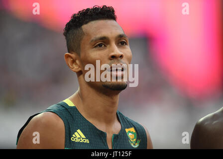 London, UK. 7. August 2017. Südafrikas Wayde van Niekerk reagiert nach dem Quaalification für die Männer 200 m bei den IAAF Weltmeisterschaften in der Leichtathletik bei den Olympischen Stadion in London, UK, 7. August 2017. Foto: Bernd Thissen/Dpa/Alamy Live News Stockfoto