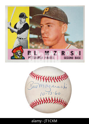 Signierten Baseball von Pittsburgh Piraten zweiter Basisspieler Bill Mazeroski 13.10.60 datiert.  Bill ist der einzige Spieler in der MLB Geschichte, einen Spaziergang nach Hause zu schlagen Stockfoto