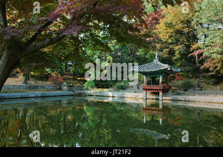Pavilion at Secret Garden at Changdeokgung Palace, Seoul Stockfoto