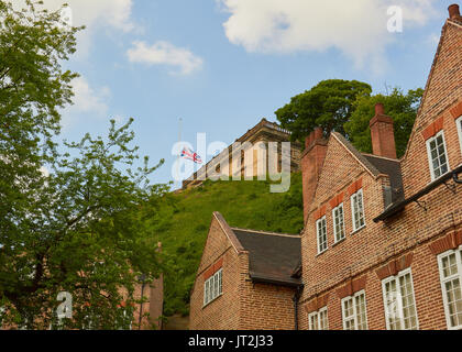 Das Nottingham Castle auf der Oberseite von Castle Rock von Brewhouse Yard, Nottingham, Nottinghamshire, East Midlands, England Stockfoto