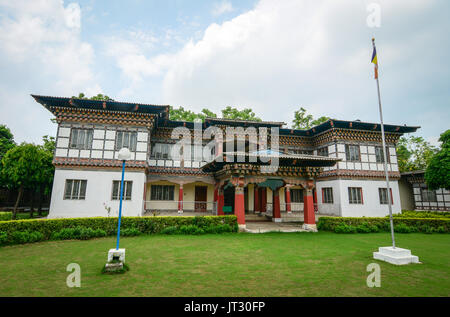 Königlichen bhutanischen Kloster in Bodhgaya, Indien. Bodh Gaya ist der Tempel oder Klöster aus vielen anderen Nationen mit einer buddhistischen Tradition. Stockfoto