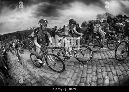 Ryan Perry, Team Raleigh, bis racing Shibden Wand im Tour de Yorkshire, UK. Stockfoto