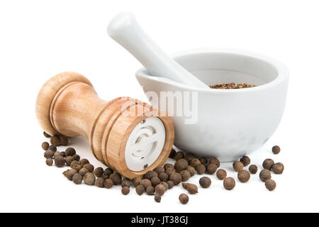 Küchengeräte zum Mahlen von Gewürzen isoliert auf weißem Hintergrund Stockfoto