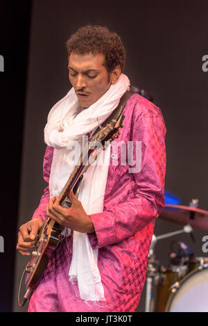 Omara" Bombino" Moctar durchführen an den WOMAD-Festival, Charlton Park, Malmesbury, Wiltshire, England, 30. Juli 2017 Stockfoto