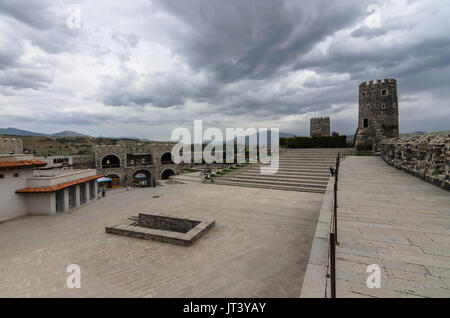 Panoramablick auf Rabath alten befestigten Komplex in Achalziche, Georgia. Renovierte mittelalterliche Burg. Stockfoto