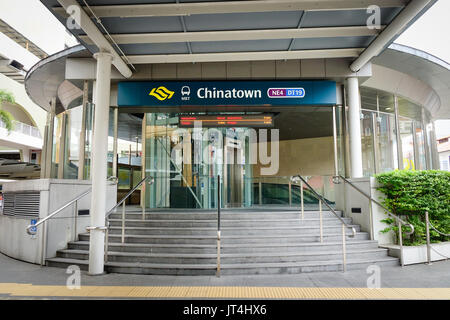 Singapur - Dec 15, 2015. Fassade von Chinatown station in Singapur. Chinatown ist eine lebendige Mischung aus Alt und Neu, gefüllt mit traditionellen Geschäften und nahe. Stockfoto