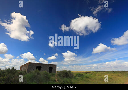 Pillenschachtel auf brancaster Beach an der Küste von Norfolk. Stockfoto