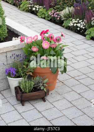 Gärtner Welt leben Tesco "Jedes Bisschen hilft" Garten von Owen Morgan, Mosaik Garten konzipiert Stockfoto